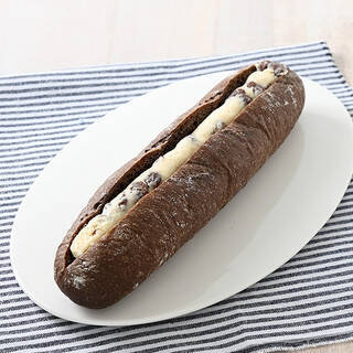 今週新発売のファミマパンまとめ！『チョコのバタークロワッサンメロンパン』、『アーモンドツイスト』など♪