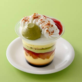 今週新発売のいちご味まとめ！『メルティーキッス　フルーティー濃いちご』、『もっちりみるくわらび　苺』など♪