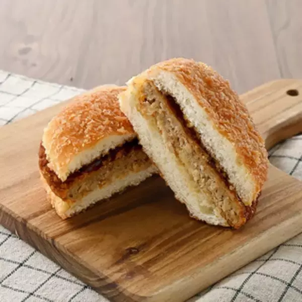 「今週新発売のボリュームのある食べものまとめ！『大きなチョコシュー　チョコクリーム＆ホイップ』、『でかまる　じゃが入りコーン塩バター味ラーメン』など♪」の画像