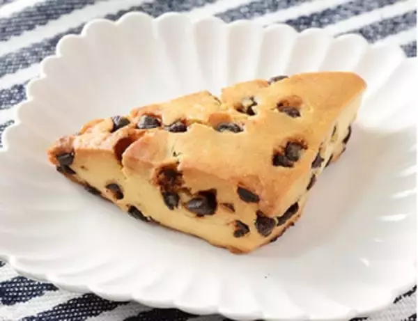 「今週新発売の生クリームまとめ！『白生コッペパン　りんご果肉入りカスタード』、『濃厚な魚介の旨み！クラムチャウダー』など♪」の画像