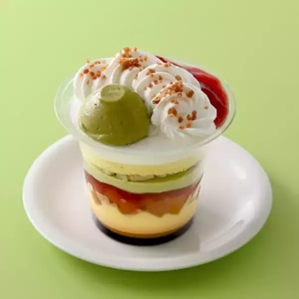 「今週新発売のファミマスイーツまとめ！『ふわもち生大福　抹茶ホイップ＆練乳』、『たっぷりプリンのクレープ』など♪」の画像