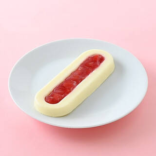 今週新発売のコンビニケーキまとめ！『東京ばな奈　もっちりクリームロール　ダブルバナナ味』、『東京ばな奈　バナナかすたあどパウンドケーキ』など♪