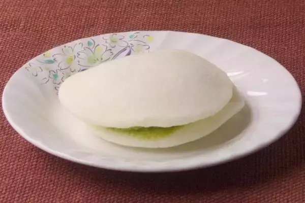 「セブンのどらはクリスマス仕様！？　白に緑に赤が映える！：今週のコンビニスイーツランキング」の画像