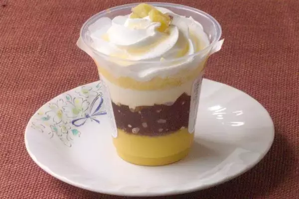 「ローソンチョコシュー、カカオが薫る！　その濃厚さに刮目せよ！：今週のコンビニスイーツランキング」の画像