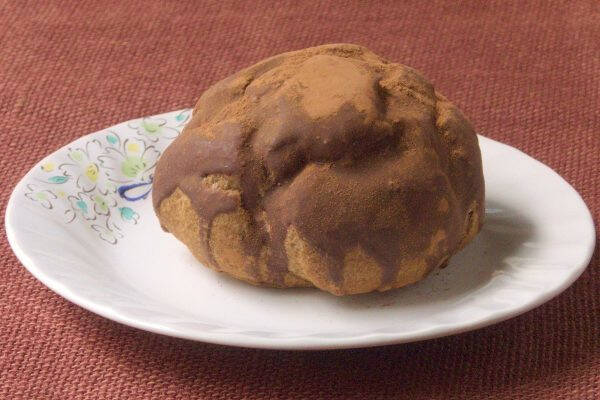 ローソンチョコシュー、カカオが薫る！　その濃厚さに刮目せよ！：今週のコンビニスイーツランキング