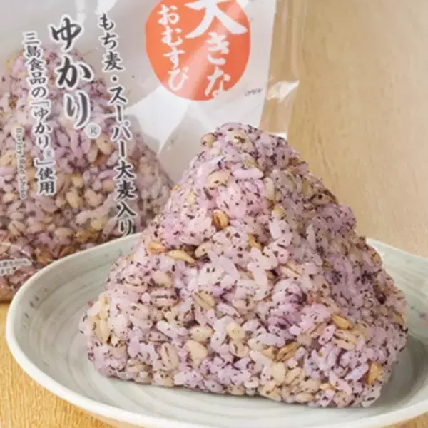 「今週新発売のファミマおにぎりまとめ！『博多一風堂監修　豚骨スープごはんのチャーシューおむすび』、『青磯海苔　まぐろたくあん』など♪」の画像