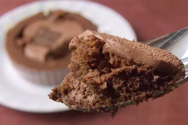 「ローソン×GODIVAはやっぱり強い！　ロールケーキを召し上がれ：今週のコンビニスイーツランキング」の画像