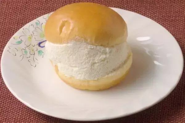 「ローソン×GODIVAはやっぱり強い！　ロールケーキを召し上がれ：今週のコンビニスイーツランキング」の画像