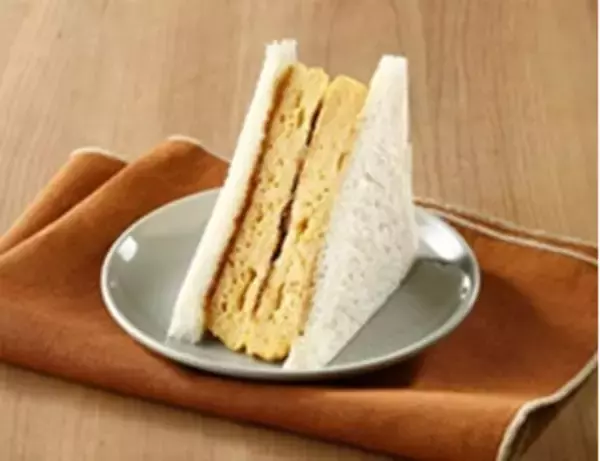 「今週新発売の卵料理まとめ！『玉子かけごはん風おむすび』、『やみつき香味ダレのとろっと韓国風煮たまご』など♪」の画像