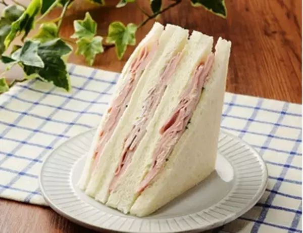 「今週新発売のジューシーな食べものまとめ！『サクレ　梨』、『山梨県産白桃のフロマージュタルト』など♪」の画像