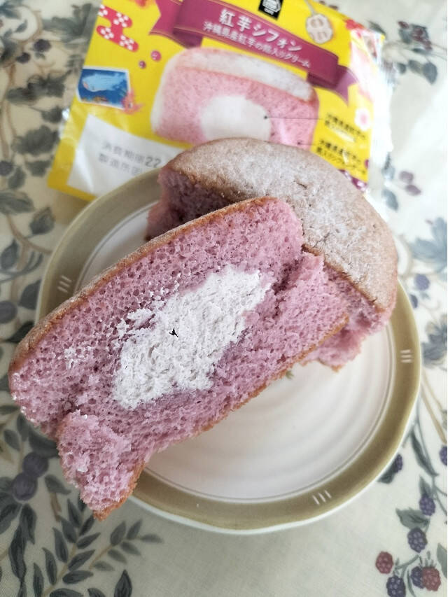 コンビニで旅気分!?紅イモや黒糖がポイント♪『沖縄系コンビニスイーツ』のトレンド「食べたい」人気ランキングTOP3