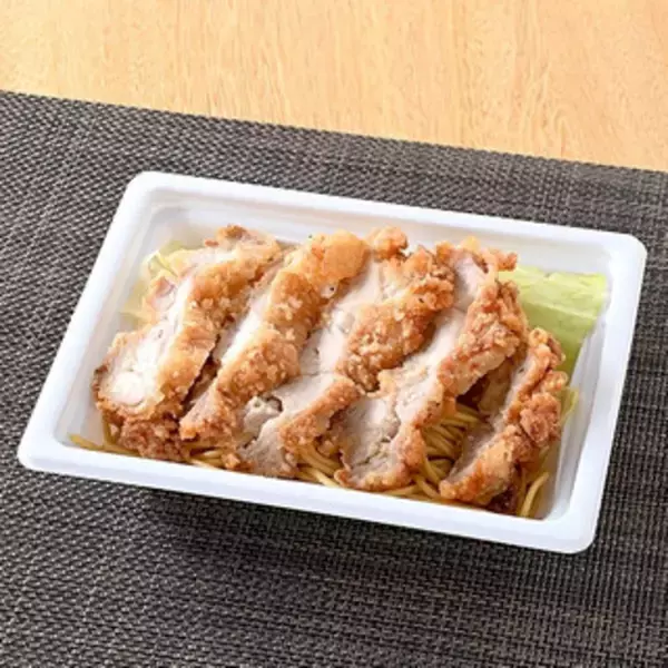 「今週新発売のファミマお惣菜まとめ！『ピリ辛生芋こんにゃく』、『山賊焼』など♪」の画像