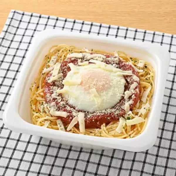 「今週新発売のトマトまとめ！『本ズワイ蟹をのせたトマトクリームパスタ』、『トマトクリームのグリルチキン弁当』など♪」の画像