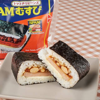 今週新発売のトマトまとめ！『照焼チキン＆ハムトマトサンド』、『ナスと挽肉のピリ辛トマトソースパスタ』など♪