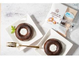 【ファミマスイーツ食レポ】進化系カヌレ新登場！売れ切れ続出の『生カヌレケーキ』をレポート♪