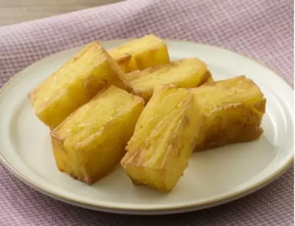 「今週新発売のコンビニホットスナックまとめ！『岩下の新生姜　入り　鶏つくね串』、『焼きとうもろこし』など♪」の画像