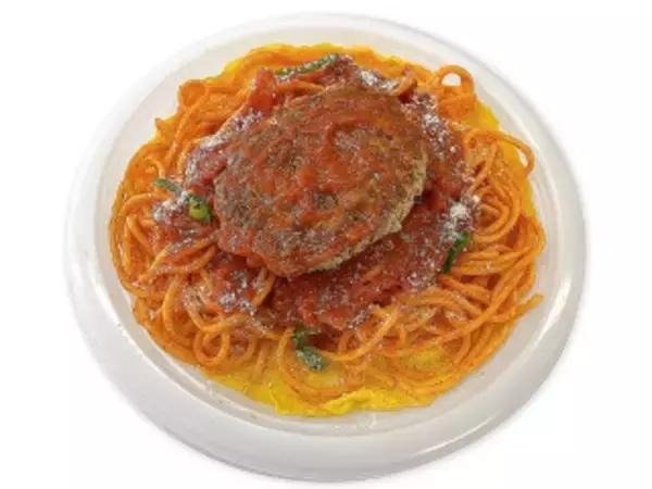 「今週新発売のコンビニパスタまとめ！『生パスタカルボナーラ　北海道産牛乳』、『生パスタ　３種きのこのクリームソース』など♪」の画像