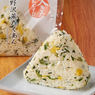 今週新発売のファミマおにぎりまとめ！『大きなおむすび　野沢菜たくあん』、『もち麦入り　枝豆こんぶ』など♪