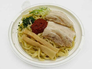 今週新発売のコンビニラーメンまとめ！『中華蕎麦とみ田監修　デカ豚ラーメン　アブラ増』、『中華蕎麦とみ田監修家系ラーメン』など♪