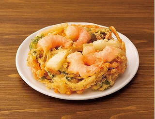 今週新発売の海老まとめ！『かっぱえびせん　海老の天ぷら七味味』、『天かす小海老おにぎり　国産もち麦入り』など♪