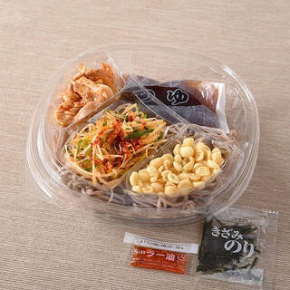 今週新発売のピリ辛まとめ！『ピリ辛ウインナードーナツ』、『だしおにぎり　さば味噌七味』など♪