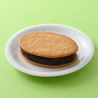 今週新発売のチョコレート味まとめ！『ルック　彩色苺』、『パイの実　メープルバターサンド』など♪