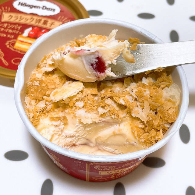 まろやかな苺の甘酸っぱさがクセになる♡『いちご系コンビニアイス』のトレンド「食べたい」人気ランキングTOP3