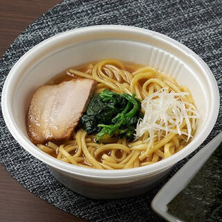 今週新発売のコンビニラーメンまとめ！『寿々喜家監修　家系ラーメン』、『八麺会公認　八王子ラーメン』など♪