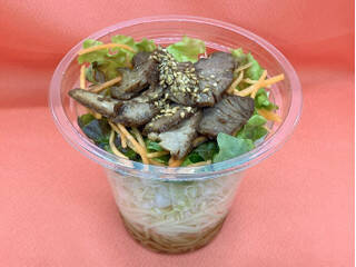 今週新発売のコンビニパスタまとめ！『鮭とほうれん草のクリームスープパスタ』、『照焼チキンのパスタサラダ』など♪