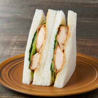 今週新発売のファミマパンまとめ！『白生ドーナツ　ダブルカフェラテ』、『ダブルチョコオムレット』など♪