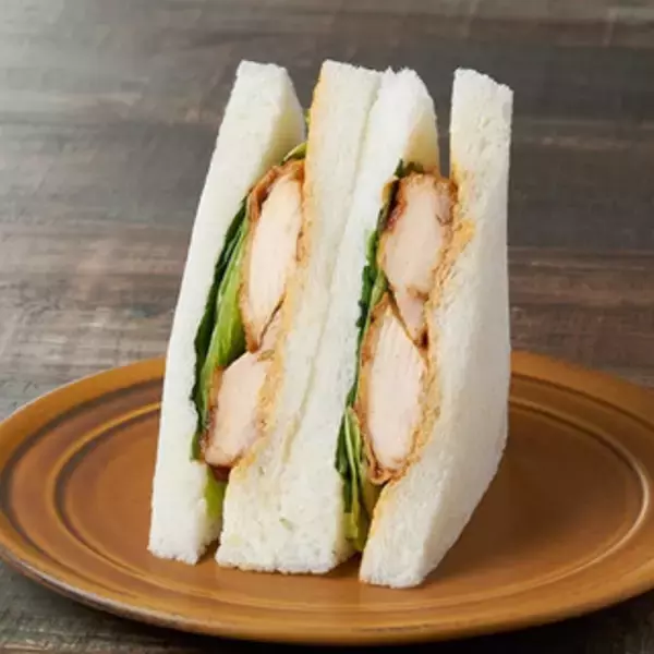 「今週新発売のファミマパンまとめ！『白生ドーナツ　ダブルカフェラテ』、『ダブルチョコオムレット』など♪」の画像