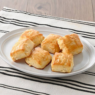 今週新発売のファミマパンまとめ！『白生ドーナツ　ダブルカフェラテ』、『ダブルチョコオムレット』など♪