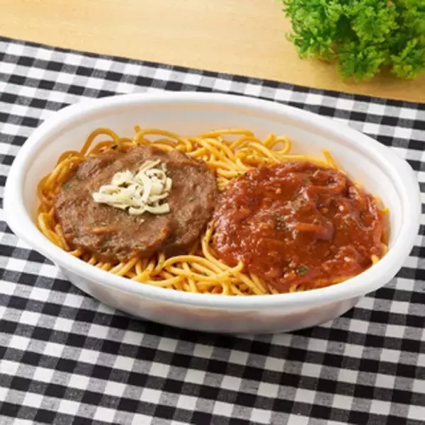 「今週新発売のパスタまとめ！『生パスタ　ミートカルボナーラ』、『だし香るねばりっこパスタサラダ』など♪」の画像