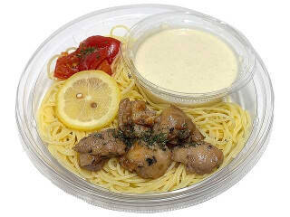 今週新発売のコンビニパスタまとめ！『古川なすと挽肉のピリ辛トマトソースパスタ』、『スパイス香るカレーパスタ　ハンバーグのせ』など♪