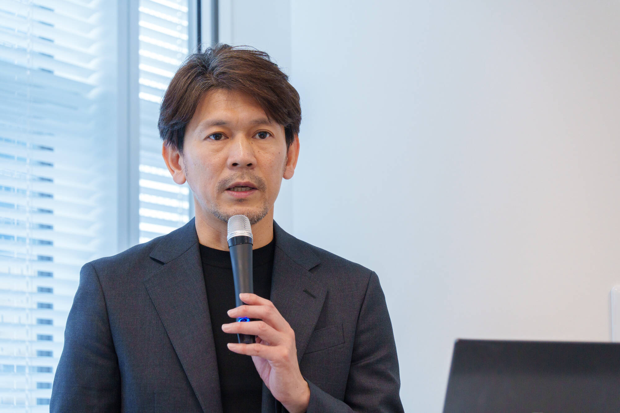 屋根の余剰電力をAIで集めて市役所へ　アイ・グリッドと堺市が始めたエネルギー循環