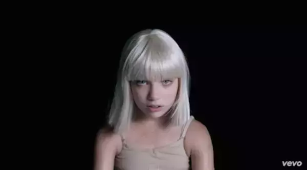 ビヨンセに楽曲提供の人気歌手SIA、新曲が炎上 話題のPVは怖くて切ない失恋ソングとして究極すぎた…