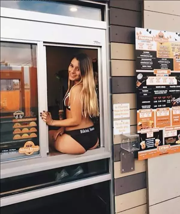 「水着の男女店員がコーヒー出す「ビキニバックス」がアメリカで大人気 男女の平等追求がコンセプトの店も」の画像