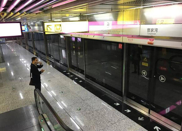 中国の山奥すぎる地下鉄の様子が凄すぎると話題に！ 駅構内は近未来だがほぼ無人…!!!