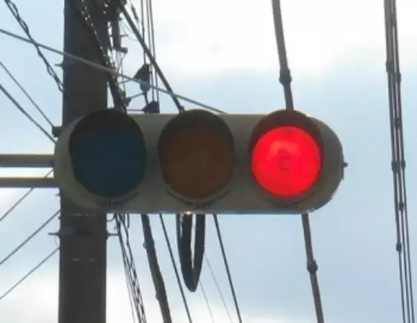 大阪人が信号無視しなくなった！赤信号守り、交通事故も減少