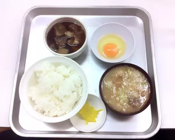 食肉市場の食堂のモツ煮が日本一美味い!!! 居酒屋のモツ煮なんて食ってる場合じゃない!!!