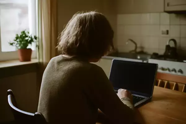 中高年の転職が厳しい本当の理由──履歴書に「ボトックス」を打つ女性たち