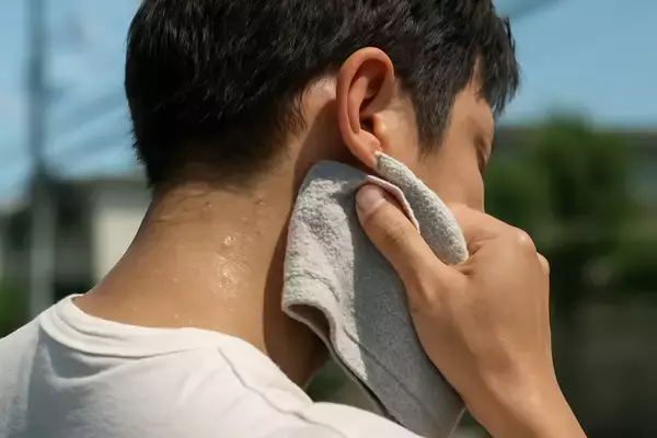 「熱中症グッズ徹底検証　本当に効くものと「逆効果」のもの」の画像