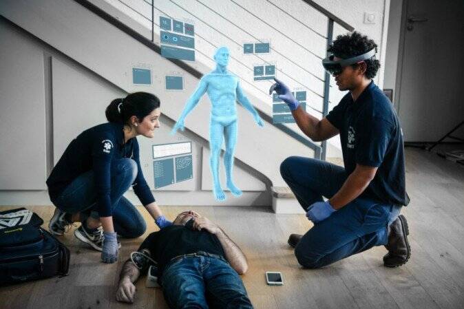 マイクロソフトのMRデバイス「HoloLens」 特徴や活用事例、導入方法まとめ
