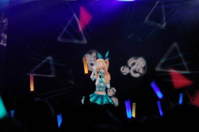 「10年後も、一緒にVTuberをやっていたい」ミライアカリ 1周年記念ライブで見えた“思い”