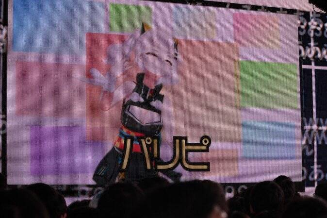 「10年後も、一緒にVTuberをやっていたい」ミライアカリ 1周年記念ライブで見えた“思い”