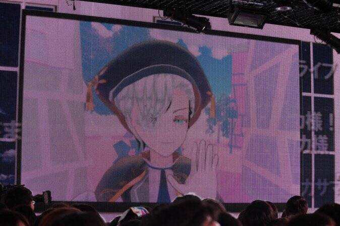 「10年後も、一緒にVTuberをやっていたい」ミライアカリ 1周年記念ライブで見えた“思い”