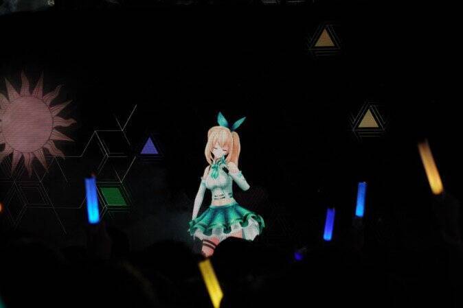 「10年後も、一緒にVTuberをやっていたい」ミライアカリ 1周年記念ライブで見えた“思い”