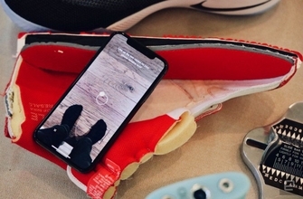 足をスキャンして靴のサイズを自動測定 ナイキが導入へ