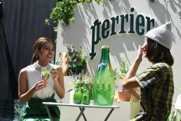 「【体験レポ】ドリンクを楽しみながら、VRで空中散歩をして海外旅行気分」の画像