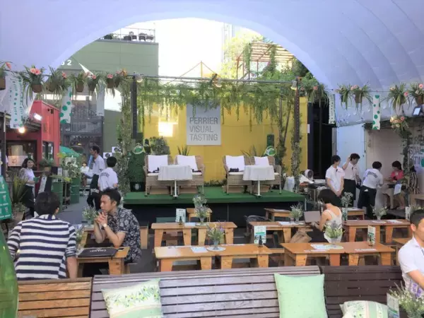 【体験レポ】ドリンクを楽しみながら、VRで空中散歩をして海外旅行気分